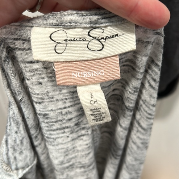 Jessica Simpson maternity and nursing set - Picture 5 of 12